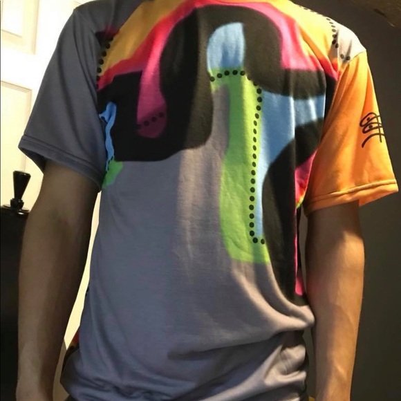 Men’s abstract T - Picture 2 of 2